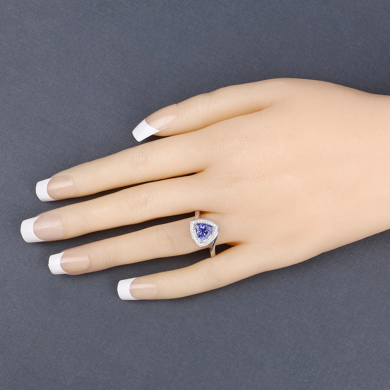 1.48 Carat Genuine Tanzanite and White Diamond 14K White Gold Ring - Image 3