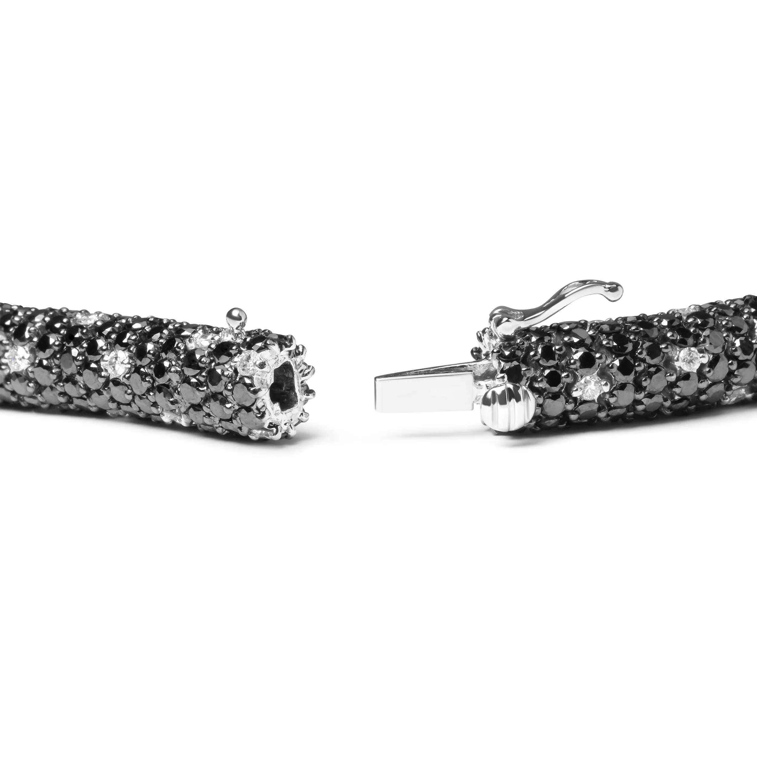 18K White Gold 20.0 Cttw Black and White Pave Set Diamond Eternity Snake Skin Style Tennis Bracelet (Black and G-H Color, SI1-SI2 Clarity) - Size 7" - Image 9